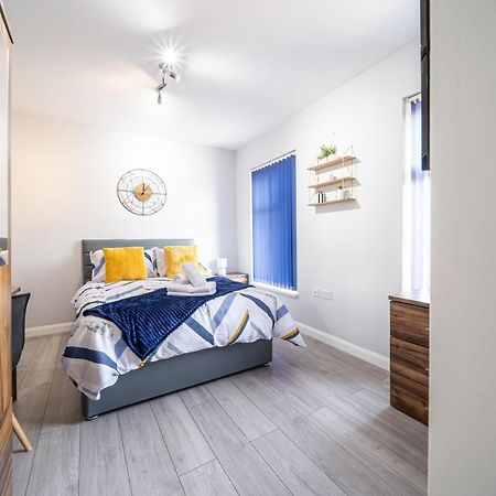 Studios With Ensuite Showers & Share Kitchens Prime Location Near Hospital, Town Center Apt 3 St Helens  Bagian luar foto