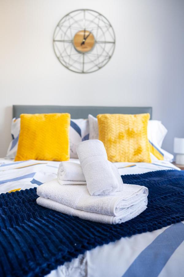 Studios With Ensuite Showers & Share Kitchens Prime Location Near Hospital, Town Center Apt 3 St Helens  Bagian luar foto