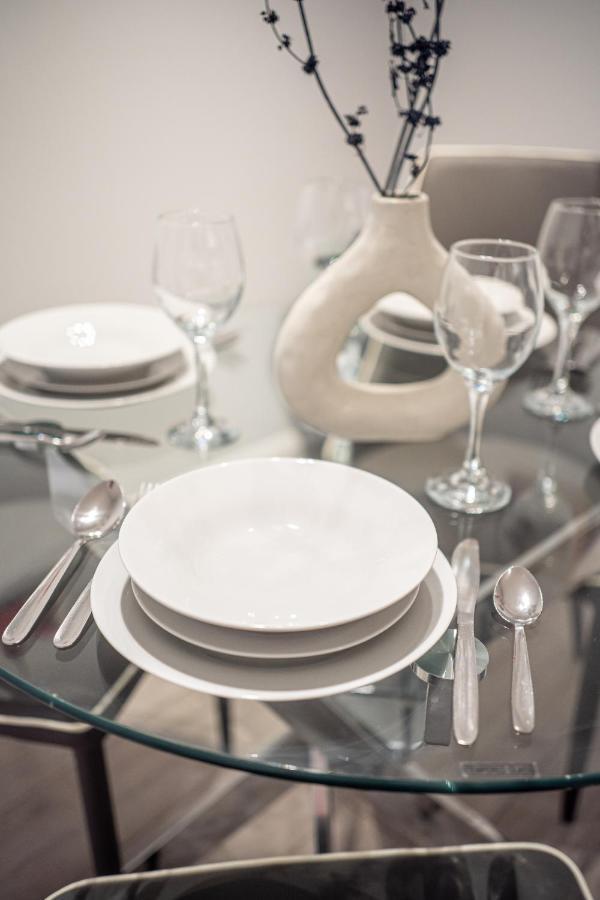 Studios With Ensuite Showers & Share Kitchens Prime Location Near Hospital, Town Center Apt 3 St Helens  Bagian luar foto