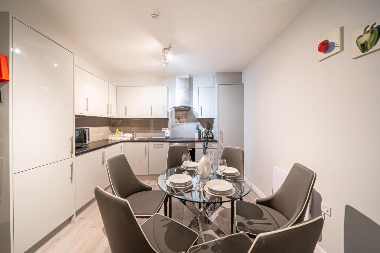 Studios With Ensuite Showers & Share Kitchens Prime Location Near Hospital, Town Center Apt 3 St Helens  Bagian luar foto