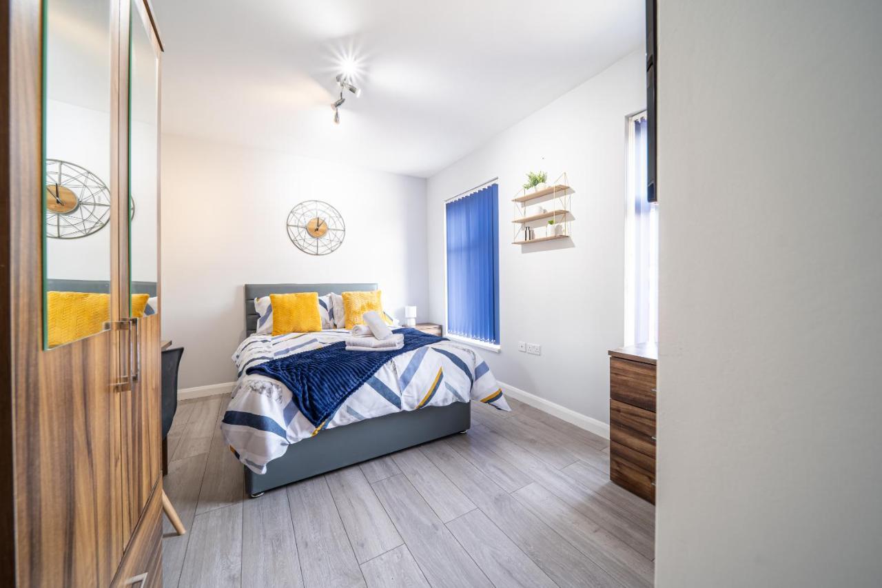 Studios With Ensuite Showers & Share Kitchens Prime Location Near Hospital, Town Center Apt 3 St Helens  Bagian luar foto